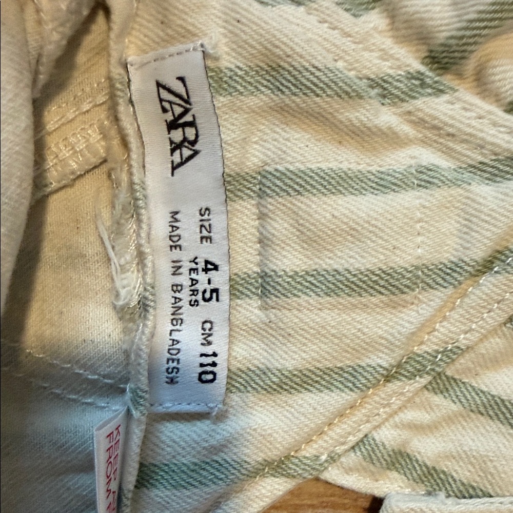 Zara Kids Striped Overalls in Cream and light green 4-5T - Picture 2 of 5